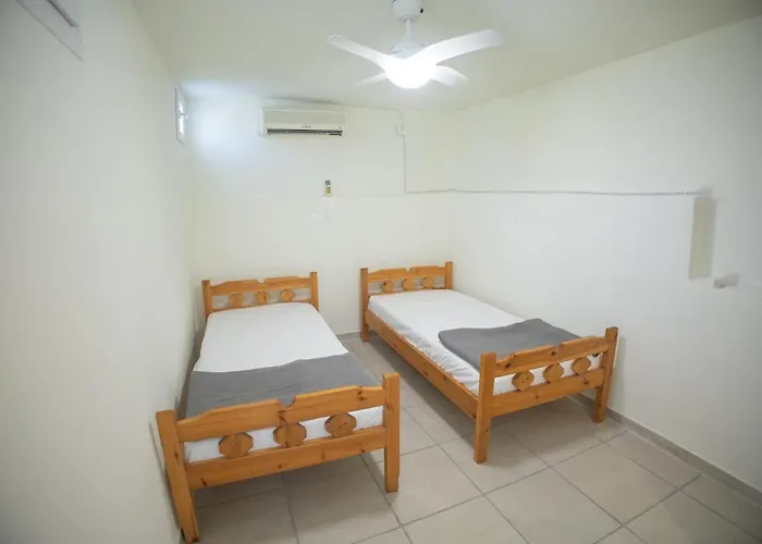 Dolce Far Niente Greece 아이 테오도리