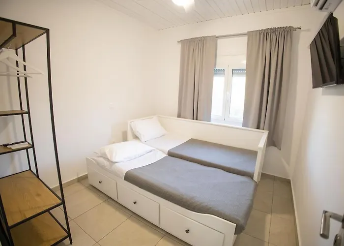 Dolce Far Niente Greece * 아이 테오도리