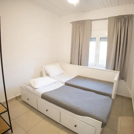 Dolce Far Niente Greece * Agioi Theodoroi (Corinthia)